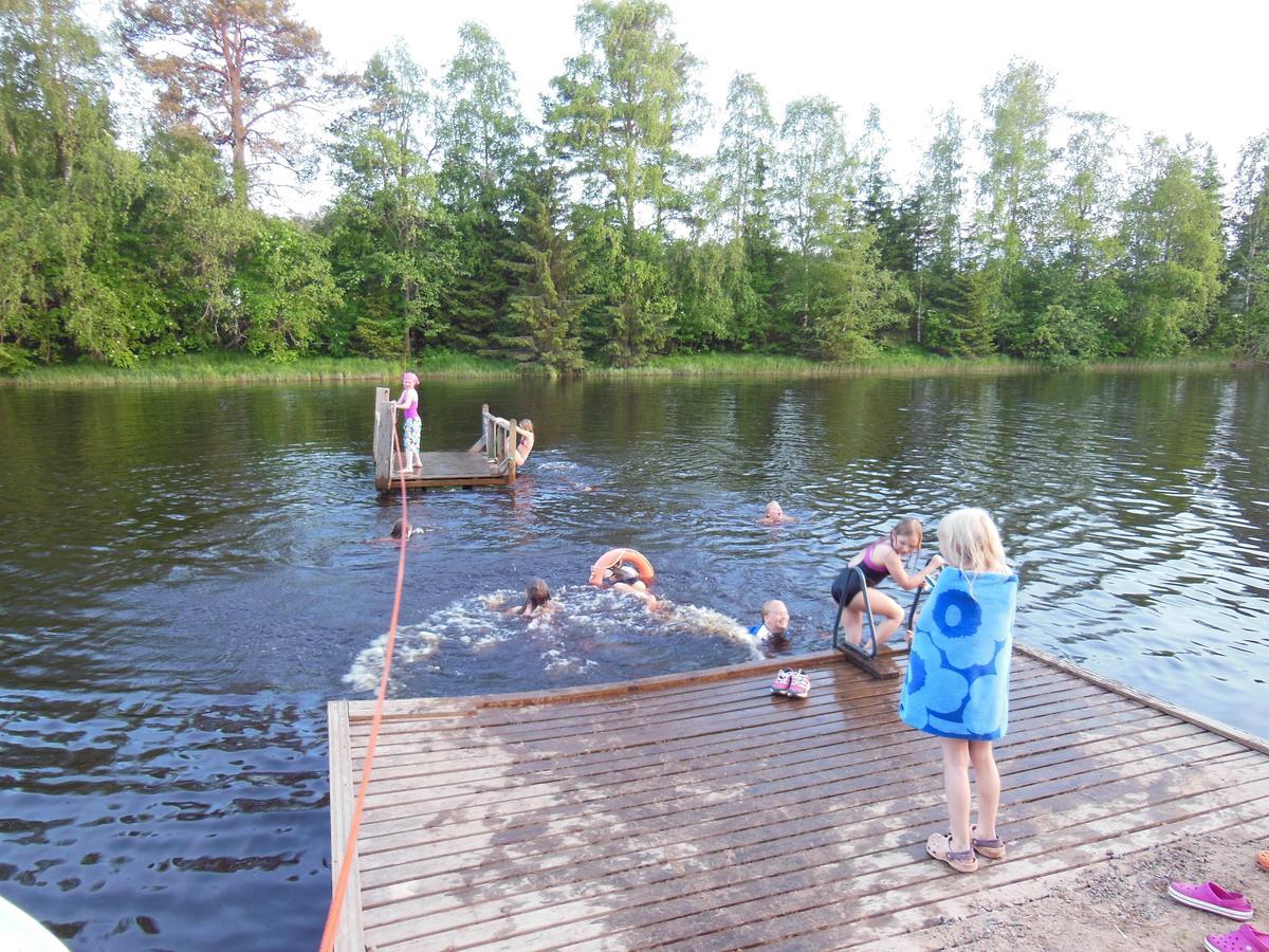 ホテル Maalaiskartano Pihkala Kestilä エクステリア 写真