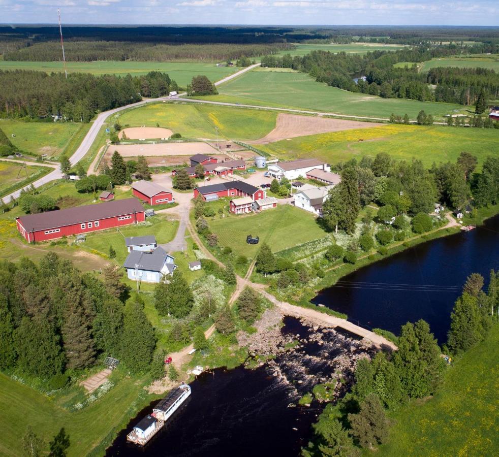 ホテル Maalaiskartano Pihkala Kestilä エクステリア 写真